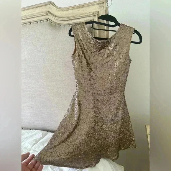 TOBI Vina Sequin Gold Dress Small Fit & Flare Open Back Short Tulle & Lined - Picture 4 of 9